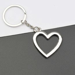 Woman Metal Hollow Heart Keychain Charms Fashion Lovers Pendant Key Holder Cute Car Keyring Valentines Day Souvenir Gift