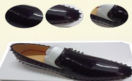 Fashion Design Men Rivets Wedding Shoes Patent Flats Spring Summer Slender Silhouette Spike Studded Loafers For Mens1202806