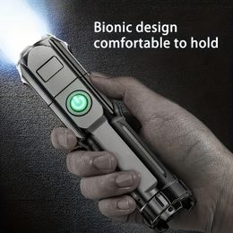 LED LASHLIGHT Wysoka moc USB Torch Portable Zoomable Camping Light 3 Tryby oświetlenia Użyj materiału ABS o wysokiej wytrzymałości na noc na kempingu na świeżym powietrzu