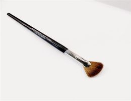 PRO Fan Highlight Makeup Brush 62 Precision Face Eye Shadow Powder Blush Cosmetics Beauty Tools5355463