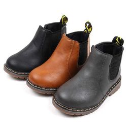 Boots New 2024 Childrens Boots Fashion Preschool Baby Soft Flat Short Boots Anti slip Rubber Sports Shoes Boys and Girls Chelsea Boots for Children WX5.29