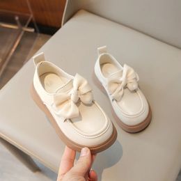 Size 2335 Girls Leather Shoes Spring Autumn Solid Colour Bow Childrens Single Little Girl Princess Performance 240530