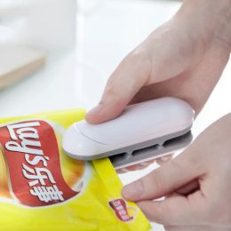 Mini Heat Sealer Portable Kitchen Accessories Tools Storage Plastic Bag Sealer Snacks Sealing Clip Mini Sealing Machine Bag Clip