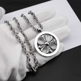 Necklaces Ch Kro Classic Circle Cross Flower Set Diamond Style Personalised Fashion Simple and Versatile Thai Silver Necklace for Men Women