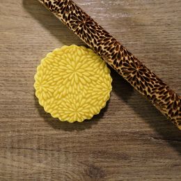 Kitchen Accessories Gift For Her Fondant Sugar Craft Cake Decorating Bakery Textured Tools Wooden Embossed Rolling Pin