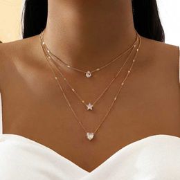 Pendant Necklaces Crystal Zircon Heart and Star Charm Pendant Necklace Suitable for Women Fashionable Layered Charm Rhinestone Womens Vintage Jewelry Gift S24530
