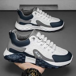 Sneaker Platform 2024 Nuova corsa per uomo marca scarpe vulcanizzate casuali comode Tenis maschile