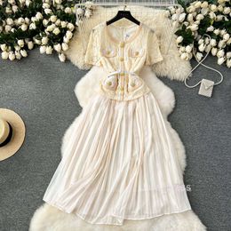 Retro White Moonlight Thousand Gold Style High end Light Luxury Metal Button Lace Top Fake Two Piece Patched Hundred pleats Dress Womens Summer Dress