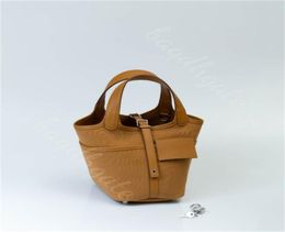 Designer luxurious bag The spot cargo small picotin 18 2 s sesame color bucket Silver clasp design feeling super1496516