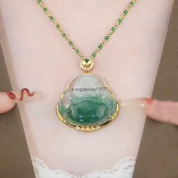 2024New Anhänger Imitation Jade Maitreya Buddha lachend Gong Big Belly Halskette High -End -Licht Luxus Damens Schlüsselbein Kleidung 1