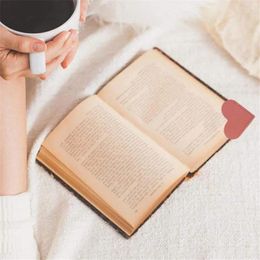 Long-lasting Bookmark Heart-shaped Faux Leather Fine Texture Wear-resistant Decorative Corner For Book Lovers