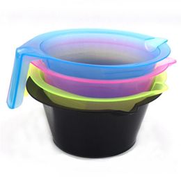 2018 New High Capacity Plastic Hair Dye Mixing Bowls Coloring Diy Color Dyeing Sucker Palette Tint Bowl Hairdressing Styling Tool 7258710