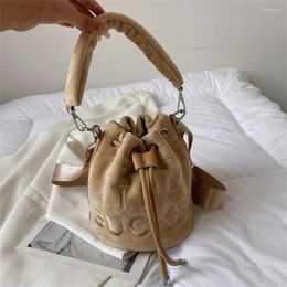 Evening Bags The Bucket Lady's Messenger Trendy Designer Handbags Shoulder For Women Crossbody Handbag With Plush 2023 Bag Ofdtn