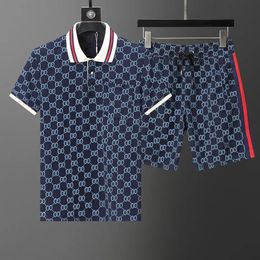 メンズトラックスーツトレンディカジュアルレターr印刷快適な人事ネック短袖Tシャツとショーツセット特大のルーズフィッティングスリーブスーツM-XXXL