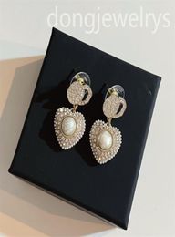 Stud Earring Romantic Wedding Luxury Earrings Charm Exquisite Letter Pearl Jewlery Dongjewelrys Fashion Personalized Simple Earing8487456