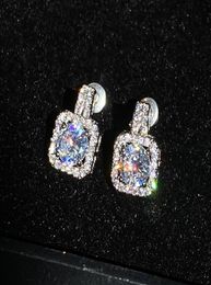Huitan Bling Bling CZ Zircon Women Stud Earring Delicate Shape Wedding Engagement Party Bridal Earrings High Quality Jewelry8340699