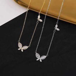 Pendant Necklaces Fashion White Romantic Fritillaria Butterfly Necklace Girls Pink Micro-inlaid Double Flying Beast Clavicle Chain