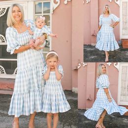 Family Matching Outfits Mom Daughter Dresses Summer Holiday Family Look Same Parents Kids Clothes Grid Square Print Dress 240523