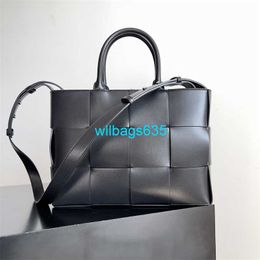 BottegvVenet Arco Tote Bag Soft Leather Handbag 24 New 12 Getot Bag Arco Cowhide Woven Intrecio Handheld One Shoulder Crossbody Bag Small 32cm have logo WL00