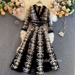 Party banquet skirt 2022 new lady temperament heavy industry embroidery flowers medium sleeve high-end dress women