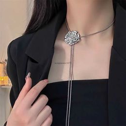 2024A metal rose pull-up flower necklace with circular pleated patterns a versatile waist chain neck collarbone 1