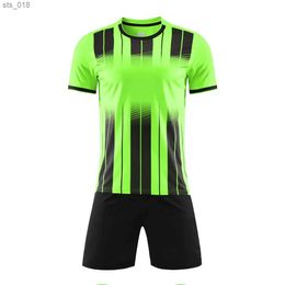 Fans Tops Tees Customised Football Jersey New Mens Football Jersey United High Quality Shirts Customised Name Number H240531