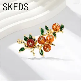 Brooches SKEDS Creative Classic Enamel Berry Persimmon Badges Pins For Women Lady Elegant Vintage Drip Oil Coat Suit Buckle Pin