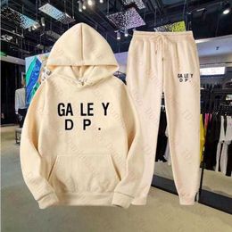 Designer Tracksuits Mens Set Sweatsuit Sweatshirt Suits Solid Color Printed Men Women Clothes Spring Autumn Winter Pullover Hoodies and Joggers Pants Outfit KSHY