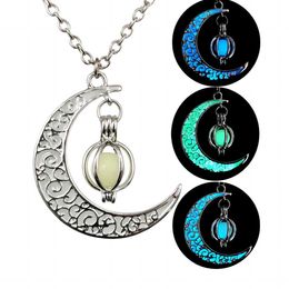Pendant Necklaces Luminous Necklace Night Fluorescence Glowing Hollow Cage Moon Star Pendant Glow In The Dark Necklace for Halloween Gift S2453102