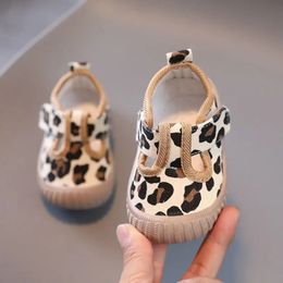 Baby Infant Sneakers Girl Boy Canvas Shoes Anti Slip Slip-On Leopard Kids Toddler First Walker Soft Sole Black Casual Footwear 240531