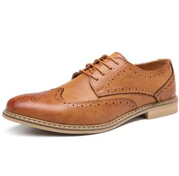 Men brogue dress shoes British style office shoe gentleman wingtips work footwears5495308