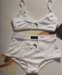 Womens Wire Bras Comfortable Sports Underwear Set Fashion Brief Bra Vintage Black White Lingerie8352881