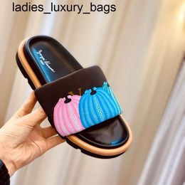 24ss Designer Shoe slipper sandal Women Slippers Pillow Mules Luxury Sandals Brand Real Leather Flip Flop Flats Slide Casual Shoes Sneakers womens slippers