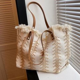 Luxury Design Woven Tote Bag Casual Large Capacity Handbag Tassel Fashion Beach Holiday Women Shoulder Bag Female Shopping Purse 240531