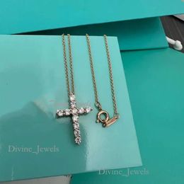 tiffanyjewelry necklace designer Jewellery cross necklace diamond chain necklaces tiffanyjewelry bracelet X pendant rose gold Jewellery luxury Jewellery 20e
