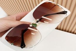 Sunglasses QPeClou 2022 Trendy Luxury Metal Rimless Women Fashion Gradient Colorful Sun Glasses Female Frameless Shades8855075