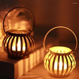 Candle Holders European Retro Metal Hollow Pumpkin Lantern Holder Home Romantic Classical Wedding Decoration Candlestick Ornaments