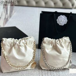 Elegant Simple Leather Diamond Womens Luxury Open Handbag Coin Decoration Metal Leather Chain Single Shoulder Crossbody Underarm Garbage Bag Banquet Bag 20x20CM