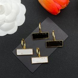 Lüks Tasarımcı Küpe Kulak Klipsini Küpe Kulak Hoop Emaye Geometri Mektubu Cazibe Damla Dungle Küpeler Zarif Kadın Tasarımcı Mücevherleri için Altın Gümüş