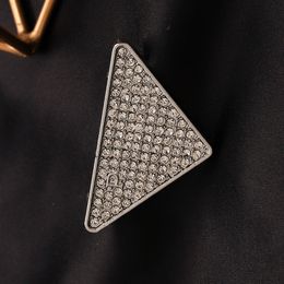 Luxury Brand Diamond Letter Triangle Pins Designer Brooches Stainless Steel Women Plated Gold Cape Buckle Brooch Suit Pin Wedding Party Jewellery Gifts