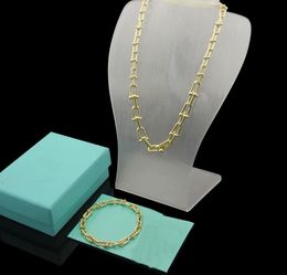 Europe America Fashion Jewellery Sets Men Lady Women Engraved T Initials Ushape Chain Thick Necklace Bracelet Sets 3 Color1050447