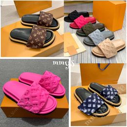 Pool Designer Pillow Couples Men Women Summer Flat Shoes Fashion Slippers Slides with Sexy Beach Black Sandals