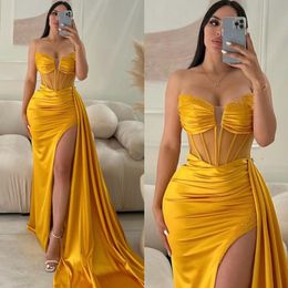 Glamorous yellow mermaid prom dress illusion bodice strapless formal evening dresses elegant thigh split satin dresses for special occasions party gowns