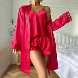 Sexy Pyjamas Ice Silk Pyjamas Womens 3 Pieces Set Satin Suspender Shorts Belted Robe Suit V Neck Sexy Ladies Sleepwear Brides Morning Robe 2404101