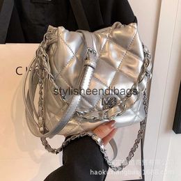 Shoulder Bags High end Small Fragrant Wind Bag for Women 2024 Spring/Summer Korean Edition Simple and Fashionable Lingge Bucket Single Womens H240401