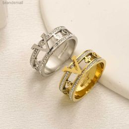 Designer Ring For Women Branded Letter Band Rings Women 18K Gold Plated Silver Plated Crystal Stainless Steel Love Wedding Jewelry Supplies Fine Carving Finger 3 Sty