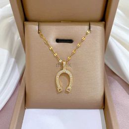 Pendant Necklaces Fashion cute niche horseshoe necklace retro personality design wild collarbone chain pendant for lucky girl gift 240330