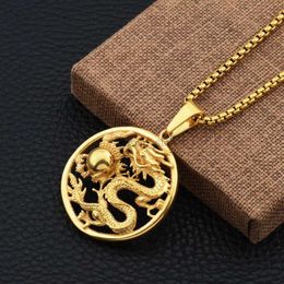 Pendant Necklaces Classic Chinese Style Exquisite Hollow Auspicious Dragon Signet Pendant Necklace for Men Charm Fashion Lucky Amulet Jewellery 240401