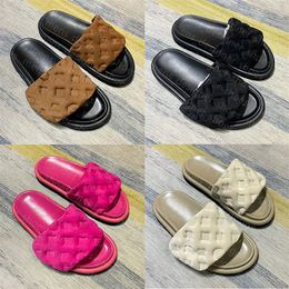 Designer Sandalen Hausschuhe Pool Kissen Komfort geprägte geprägte Maultiere Sandale Sandale dreifach schwarz rosa tiefblau beige Frauen Sommer Strand flache Slipper Sandalen Gleitschuhe Schuhe Schuhschuhe