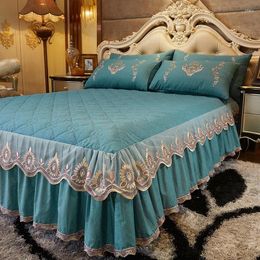 Bedding Sets Solid Colour Four-Season Cotton Bedspread Thick Quilted Bed Skirt Non-Slip Sheet